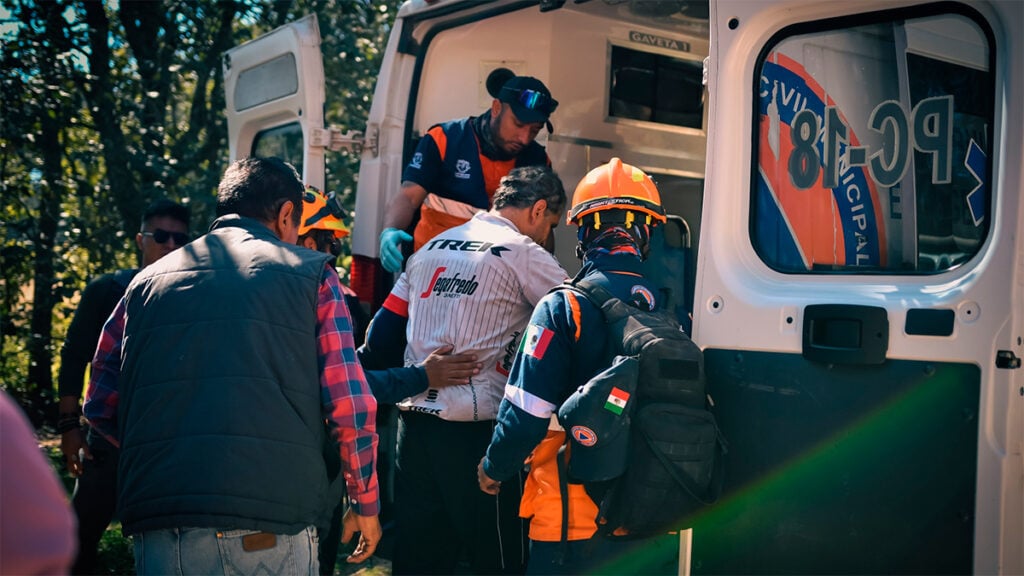 Sierra de Santa Rosa: Localizan a ciclista extraviado en la tras 14 horas de búsqueda