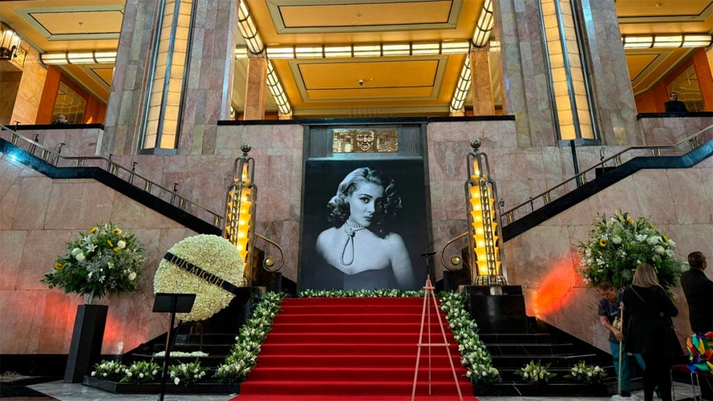 Irrepetible y bella, recuerdan a Silvia Pinal en homenaje