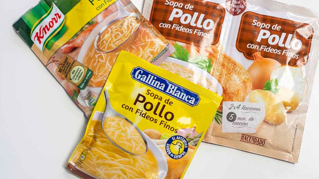 ¿Qué contienen las sopas de sobre y qué tan nutritivas son realmente?