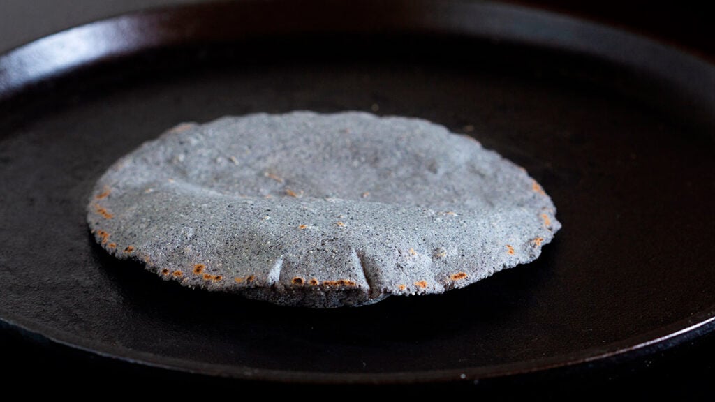 Tortillas azules o amarillas ¿cuáles son más saludables?