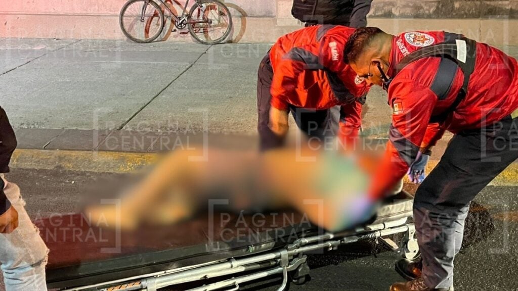 Ciclista es atropellado en la madrugada en el Barrio de San Miguel