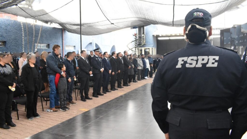 Rinden homenaje a los policías asesinados en Uriangato