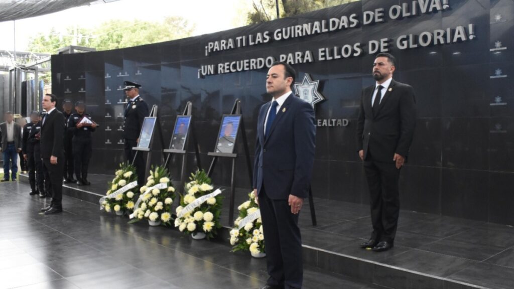 Rinden homenaje a los policías asesinados en Uriangato
