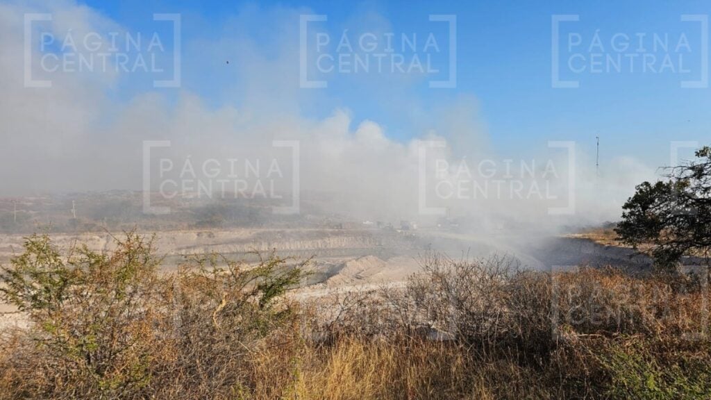 Tratan de controlar incendio en el relleno sanitario de San Pancho