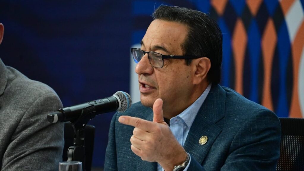 Miguel Salim critica propuestas de aumento al transporte y Feria