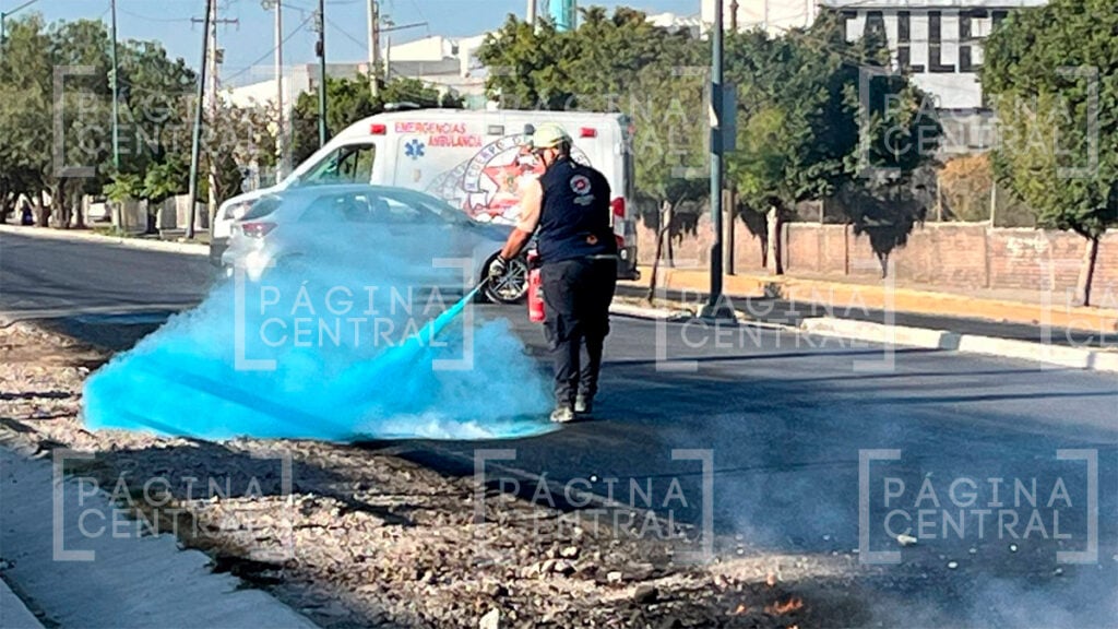 Falla mecánica provoca incendio de tolva cuando circulaba por el bulevar San Juan Bosco