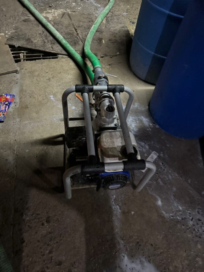 Almacén de 'huachileche' es asegurado en Irapuato, detienen a 2