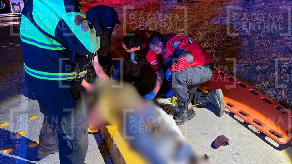 Conductor causa choque con motociclista en Malecón y huye