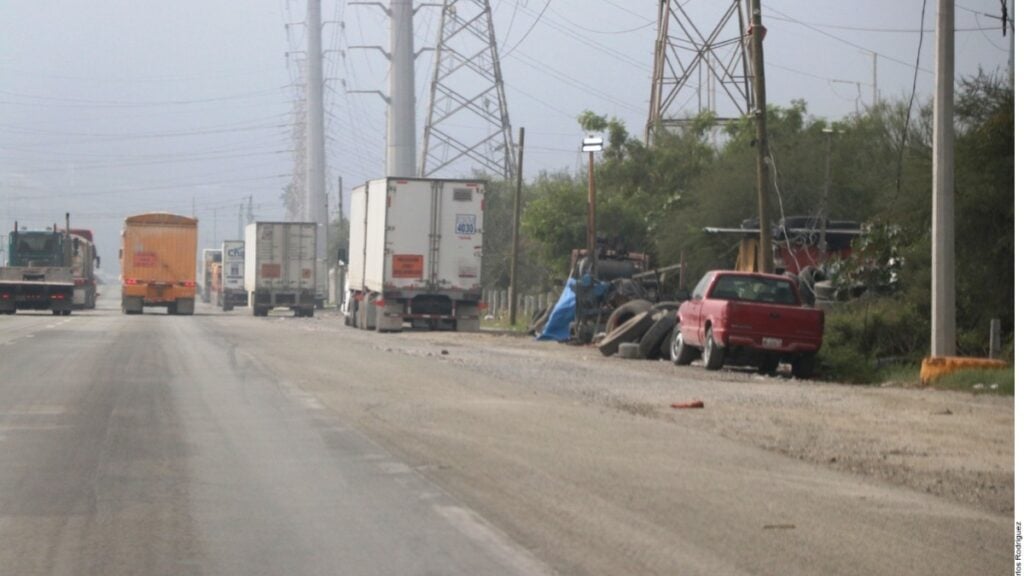 Venden huachicol cada 100 metros en la México-Querétaro