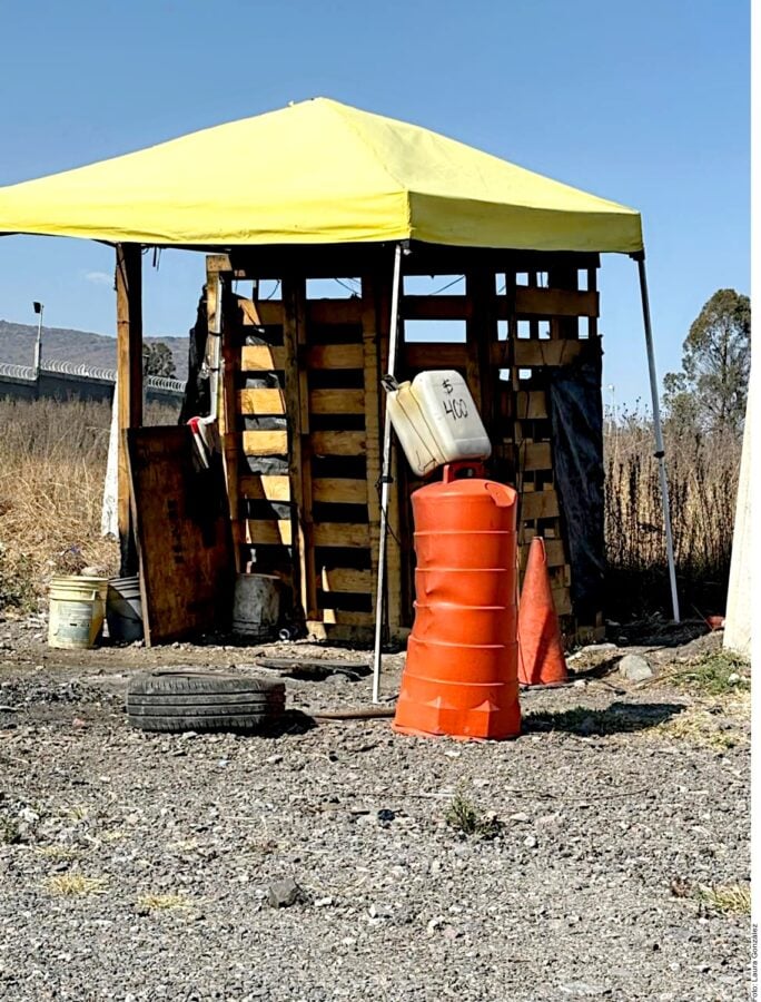 Venden huachicol cada 100 metros en la México-Querétaro