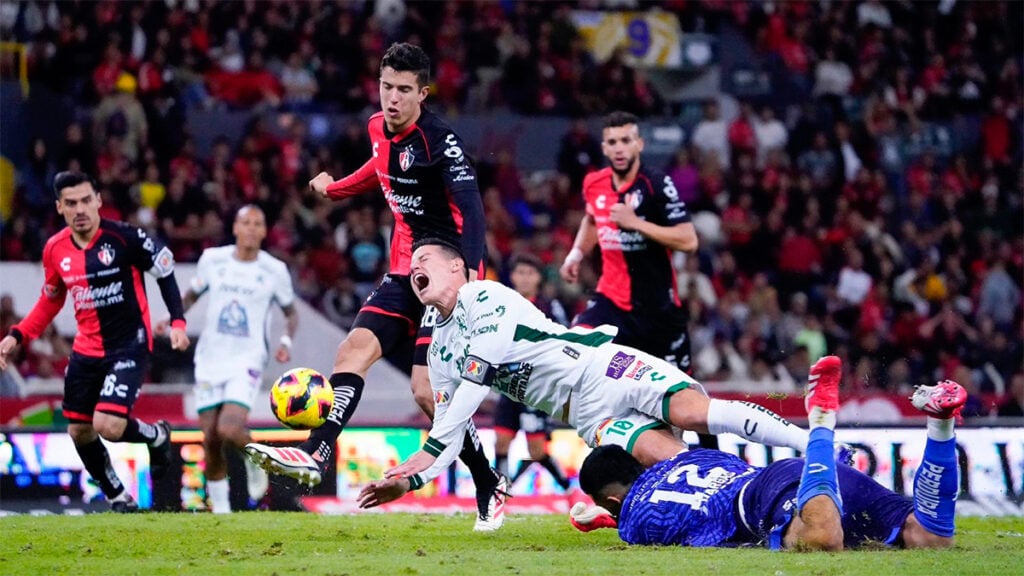 El Club León gana a Atlas gracias a James Rodríguez