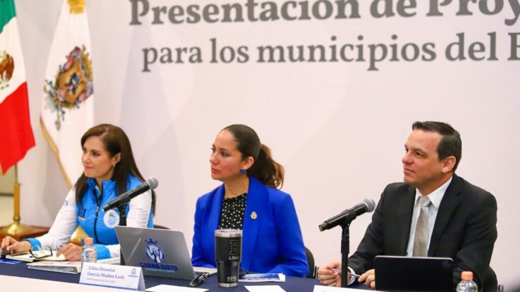 Confía Ale en apoyo del Estado para soluciones viales en León