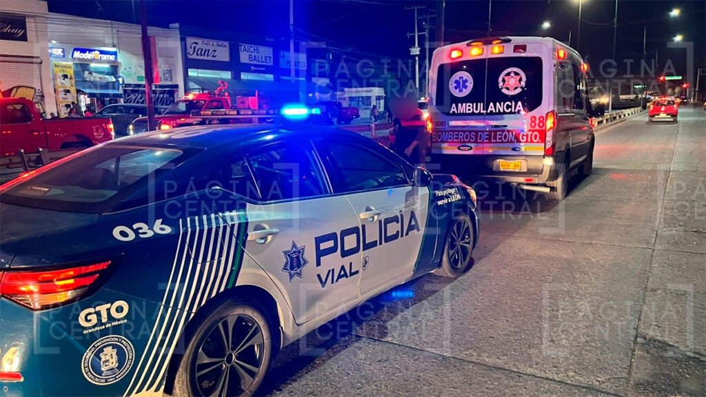 Fracciones de Crespo: Vehículo a exceso de velocidad choca, vuelca y cae al río