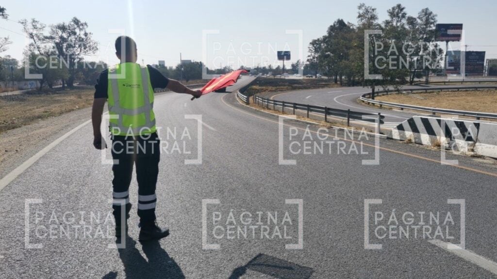 La zona es resguardada y el tráfico vehicular controlado para evitar accidentes.