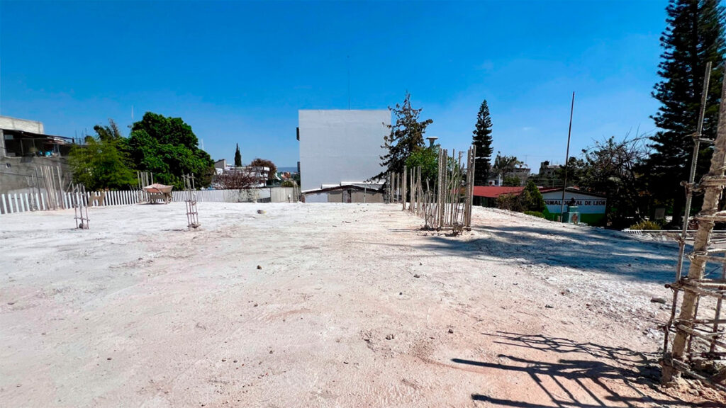 Arranca modernización en Escuela Normal de León