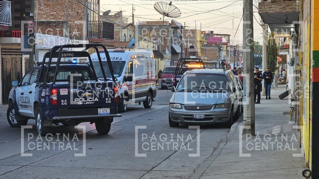 Paramédicos de Bomberos nada pudieron hacer por la víctima, quien ya se encontraba sin vida.