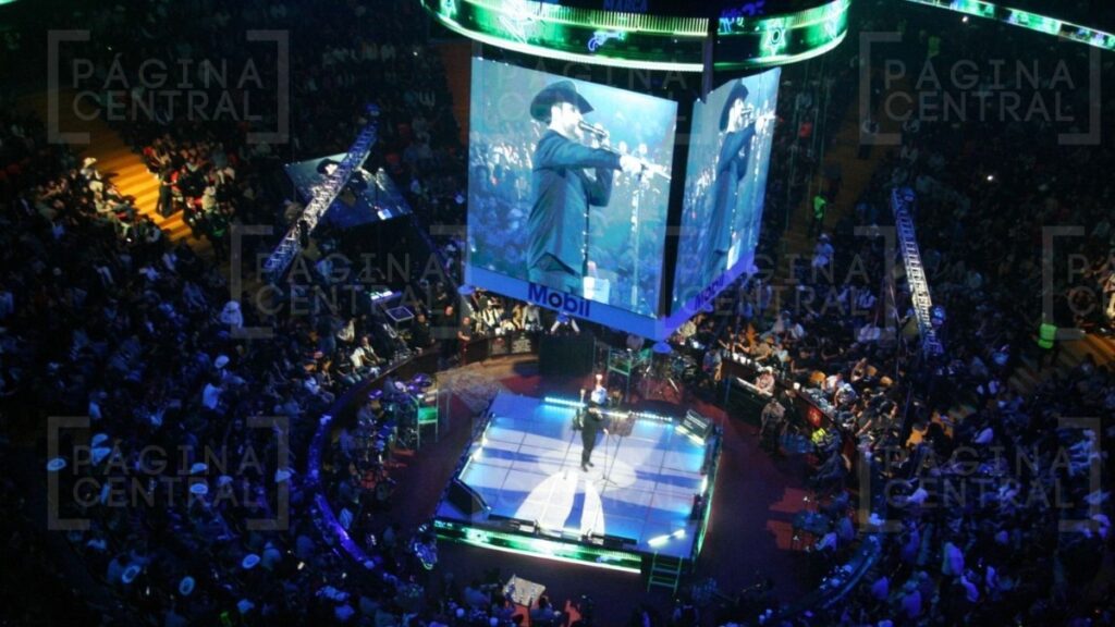 Edén Muñoz en León: Llena de música y fiesta el Palenque