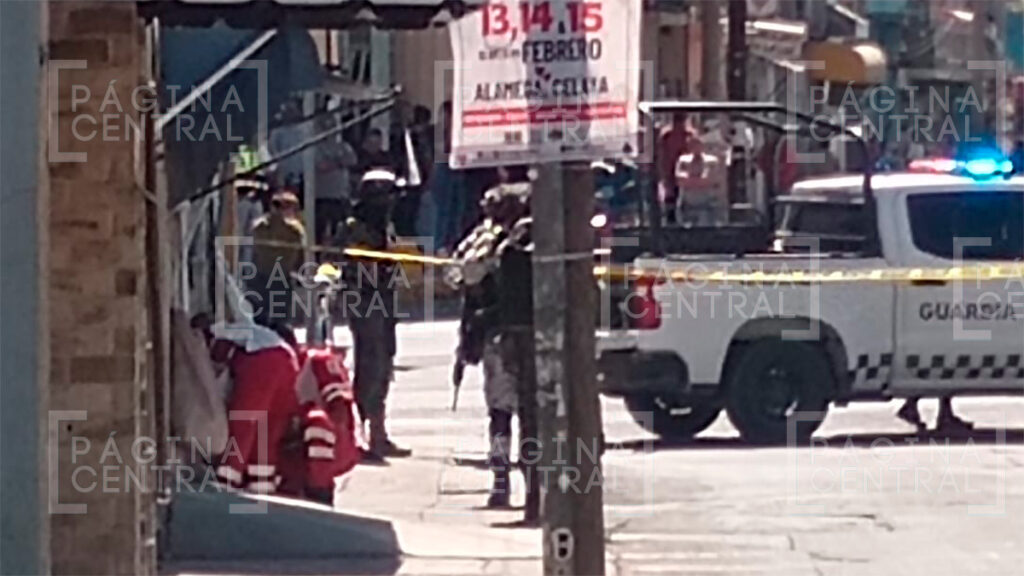 Celaya: Asesinan a hombre que estaba sentado afuera de un local comercial 