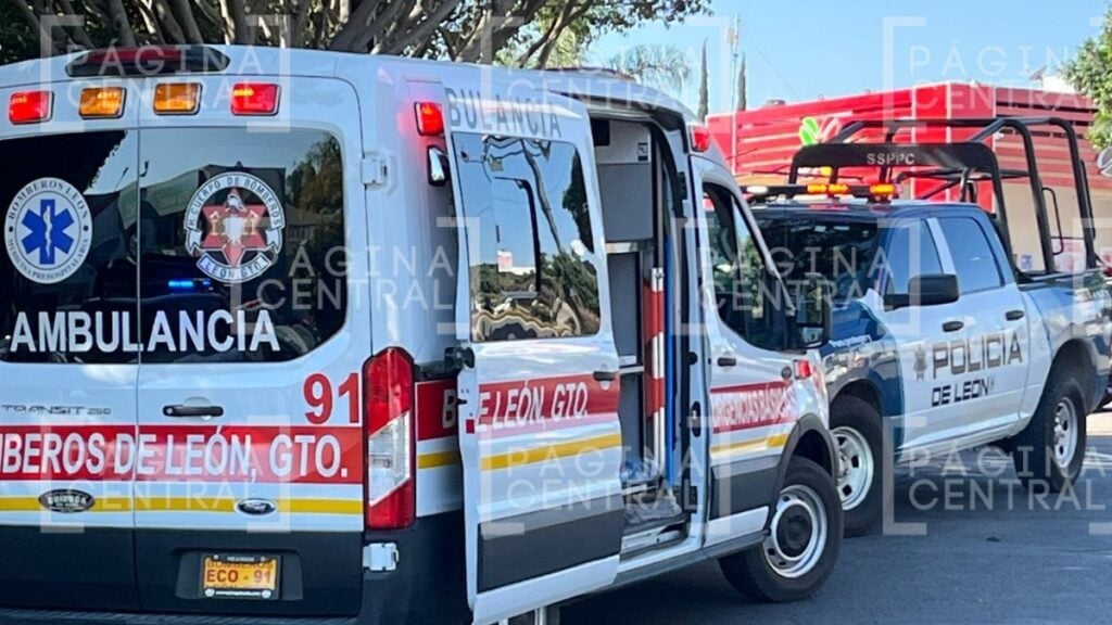 Motociclista cae y se fractura cuando huía de la Policía en León