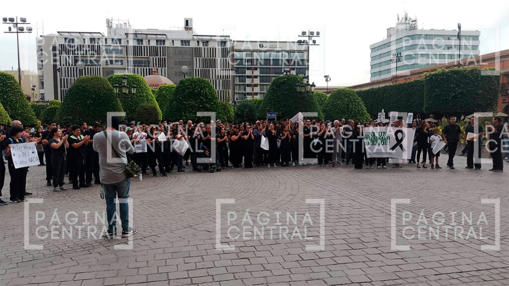 Veterinarios marchan para exigir un alto al acoso y por justicia para Héctor