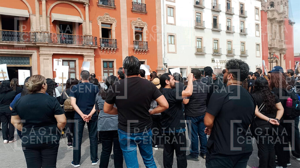 Veterinarios marchan para exigir un alto al acoso y por justicia para Héctor