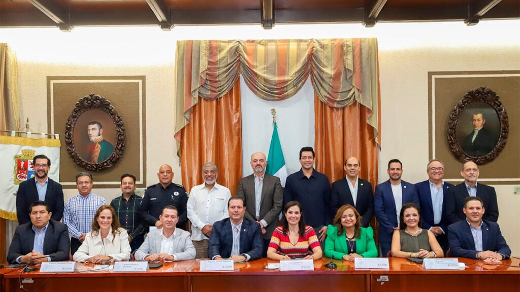 Ale Gutiérrez fortalece la colaboración con empresarios para el crecimiento de León