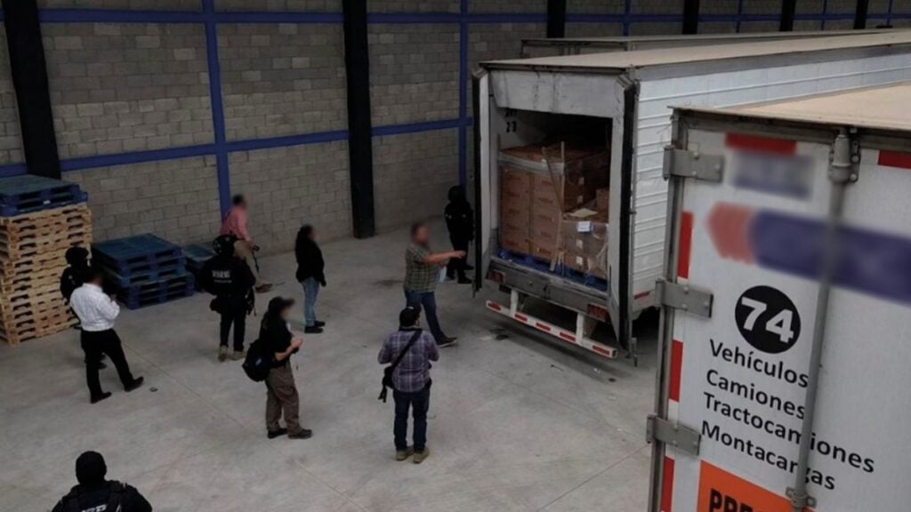 Recuperan en León cargamento de alimentos robados