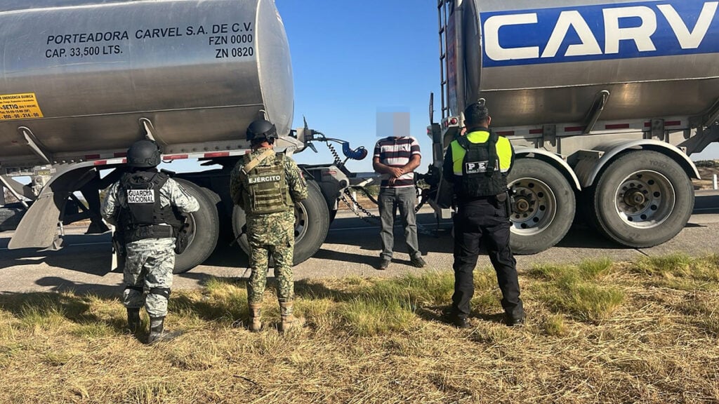 Ocampo: Decomisan 197 mil litros de combustible ilegal y tres tractocamiones 