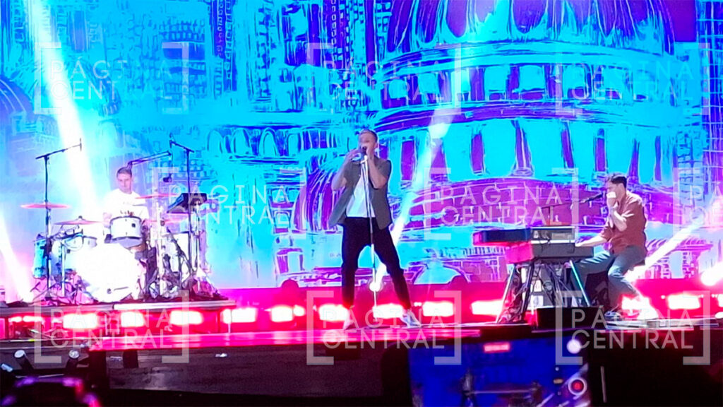 Keane ilumina la noche en Irapuato 