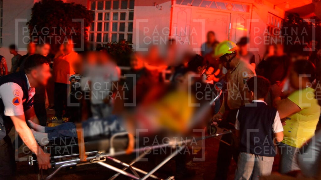 Las Mandarinas: Chocan tres vehículos y quedan 5 heridos