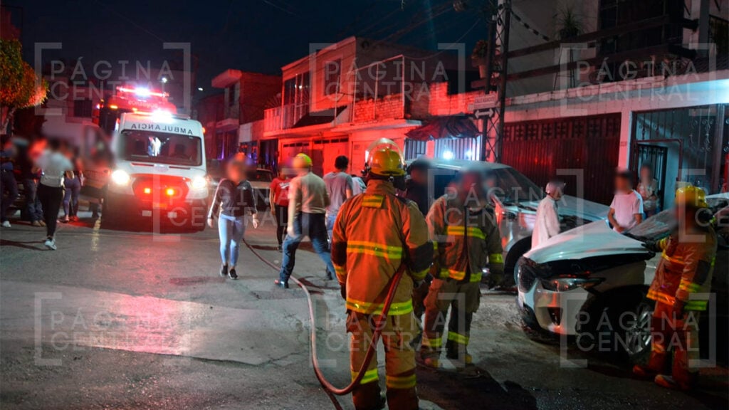 Las Mandarinas: Chocan tres vehículos y quedan 5 heridos