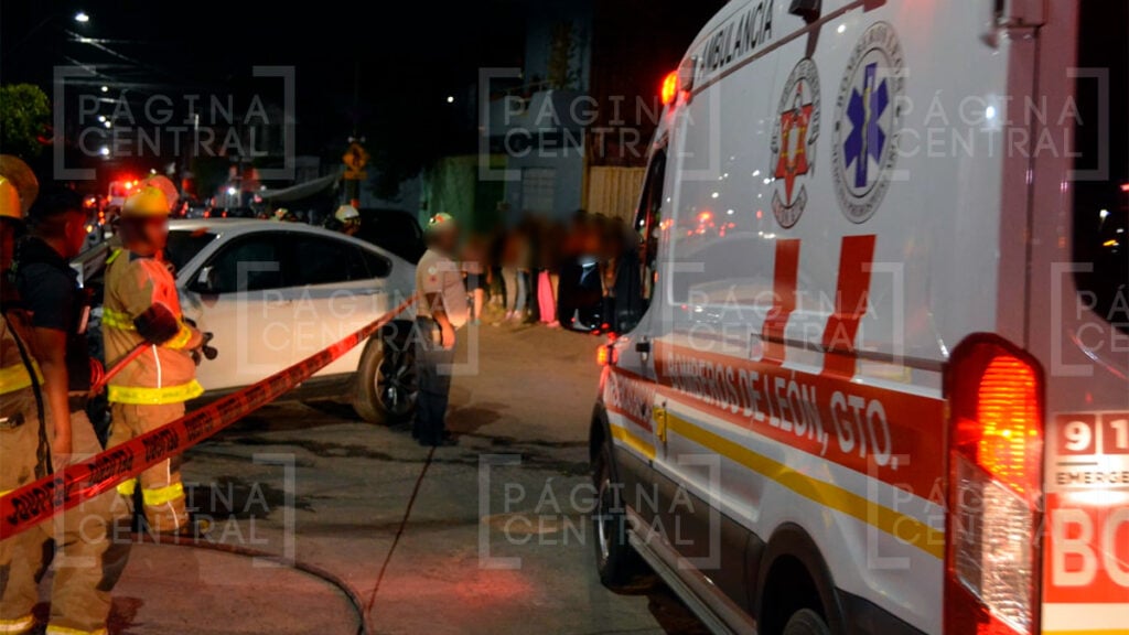 Las Mandarinas: Chocan tres vehículos y quedan 5 heridos