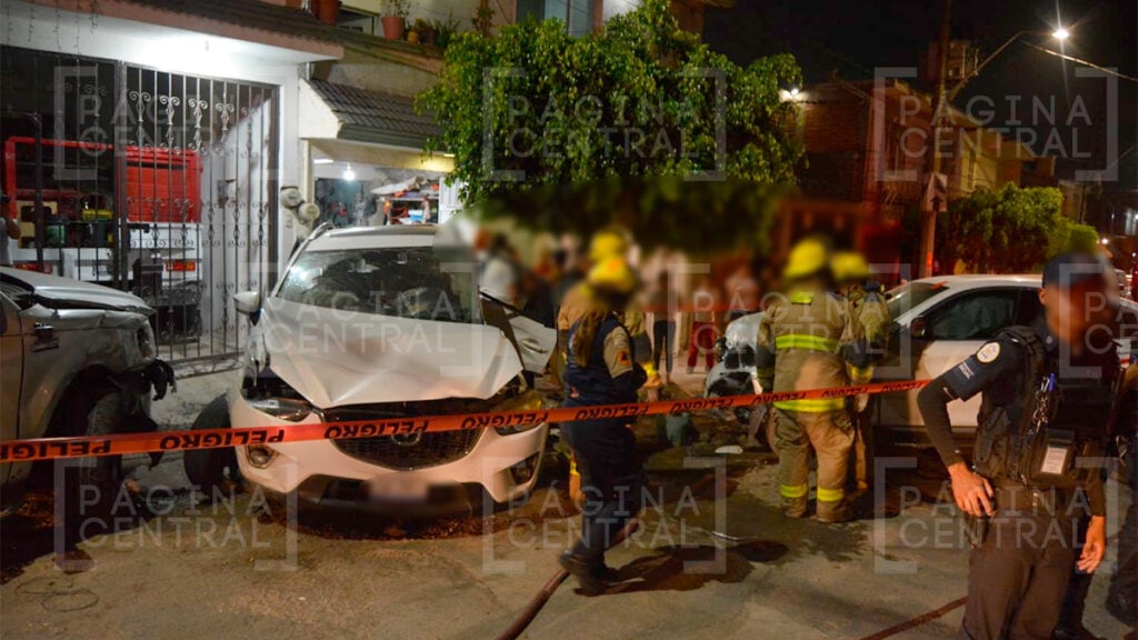Las Mandarinas: Chocan tres vehículos y quedan 5 heridos
