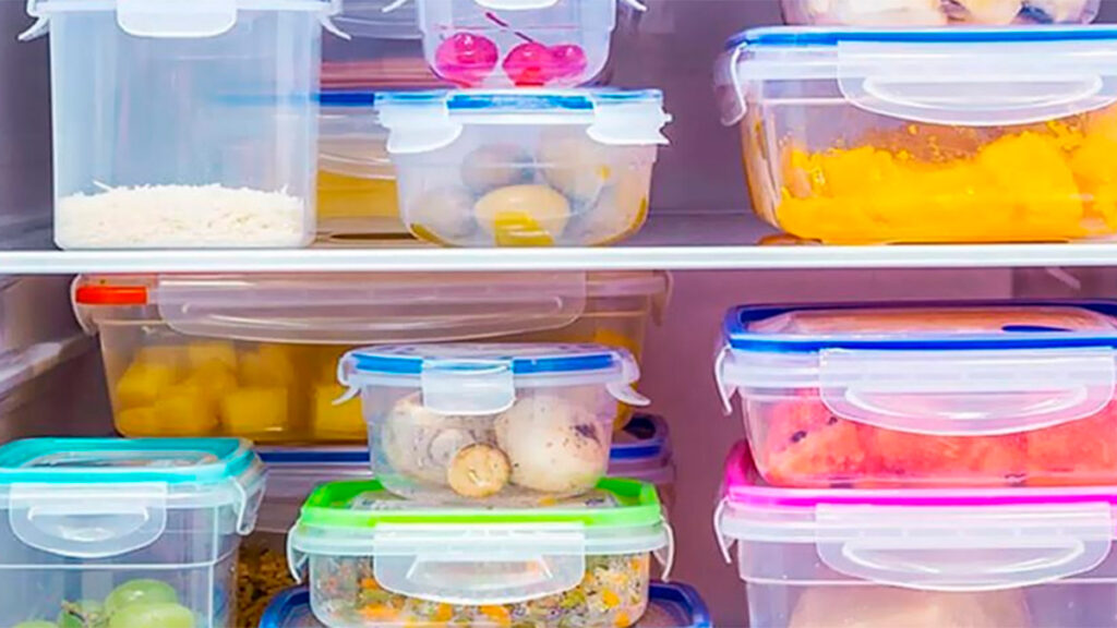 Así afecta a tus alimentos el uso de bolsas de plástico en el refrigerador