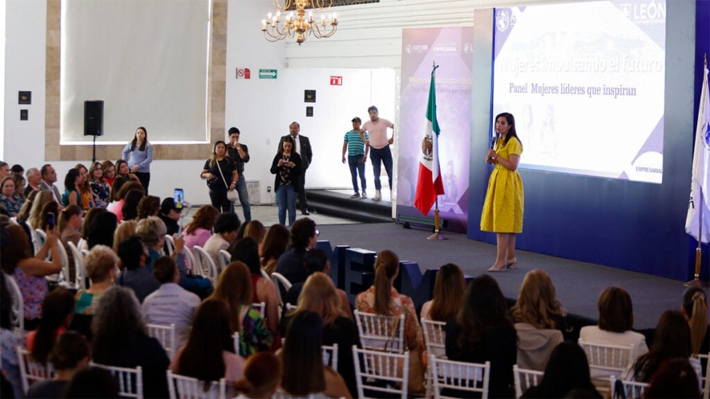 AMEXME León reconoce a empresarias por su liderazgo y trayectoria
