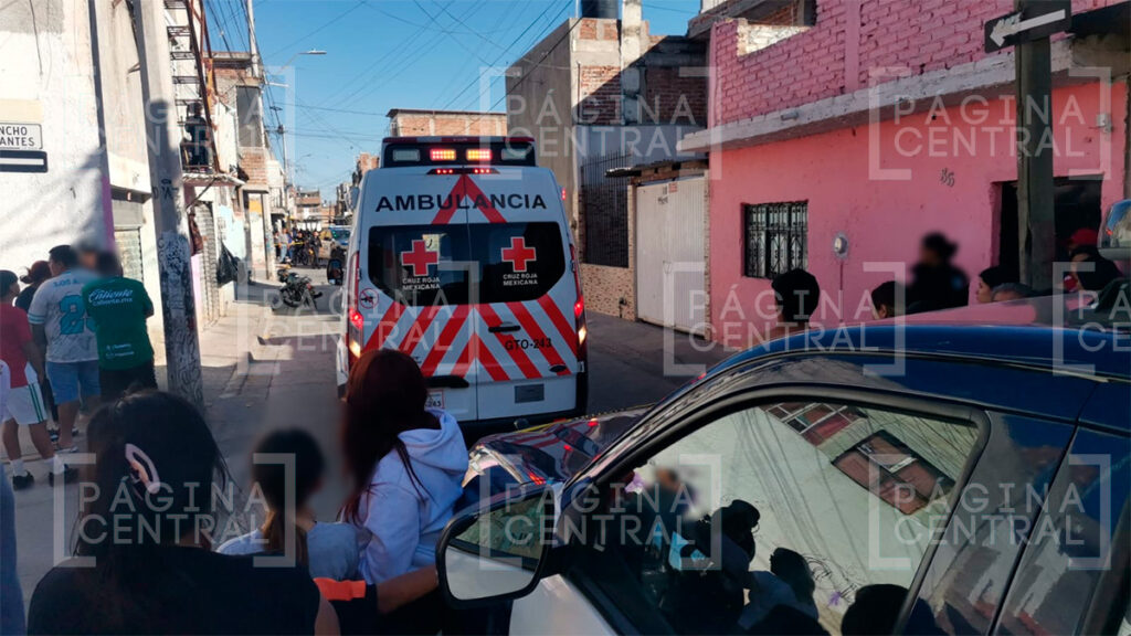 Bebían en la vía publica y motosicarios les dispararon en la León I