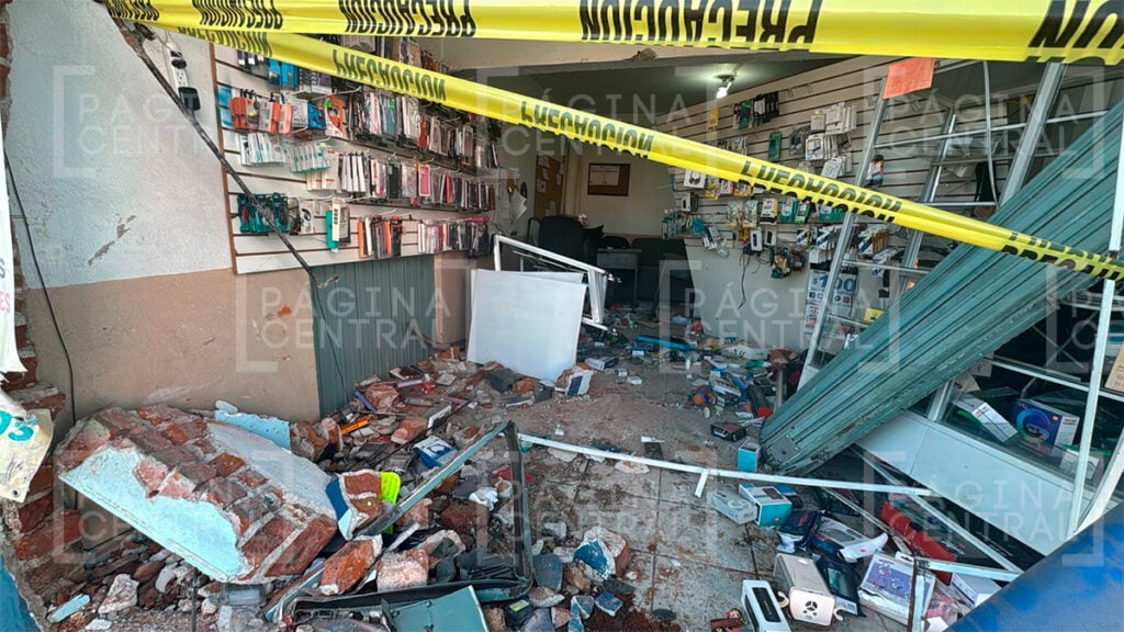 Piletas I y II: Camioneta choca contra negocio