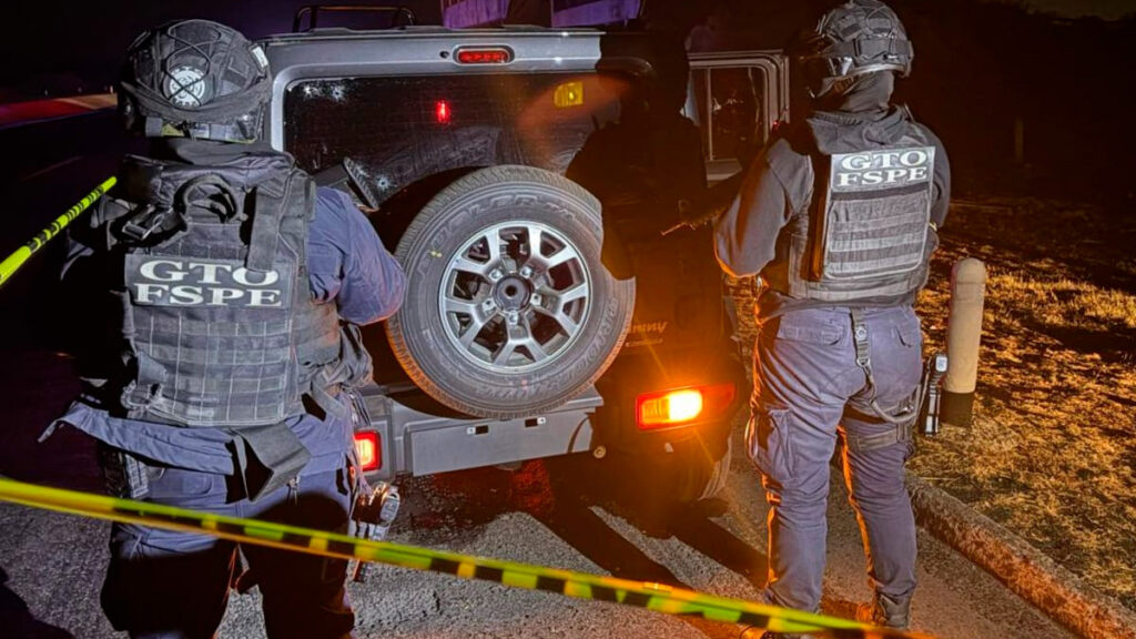 Irapuato: Descargaban autos robados, disparan contra policías y tras persecución cae uno