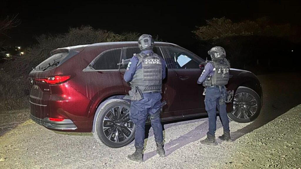 Irapuato: Descargaban autos robados, disparan contra policías y tras persecución cae uno