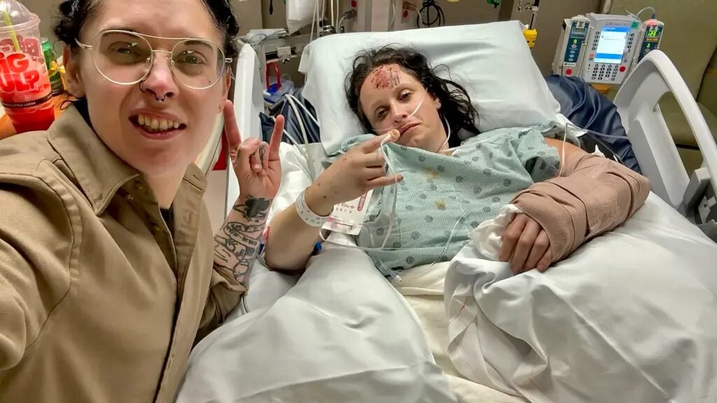 Indiana: Mujer sobrevive seis días atrapada en su carro accidentado