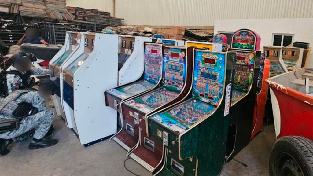 Operativo incauta máquinas tragamonedas en locales de León