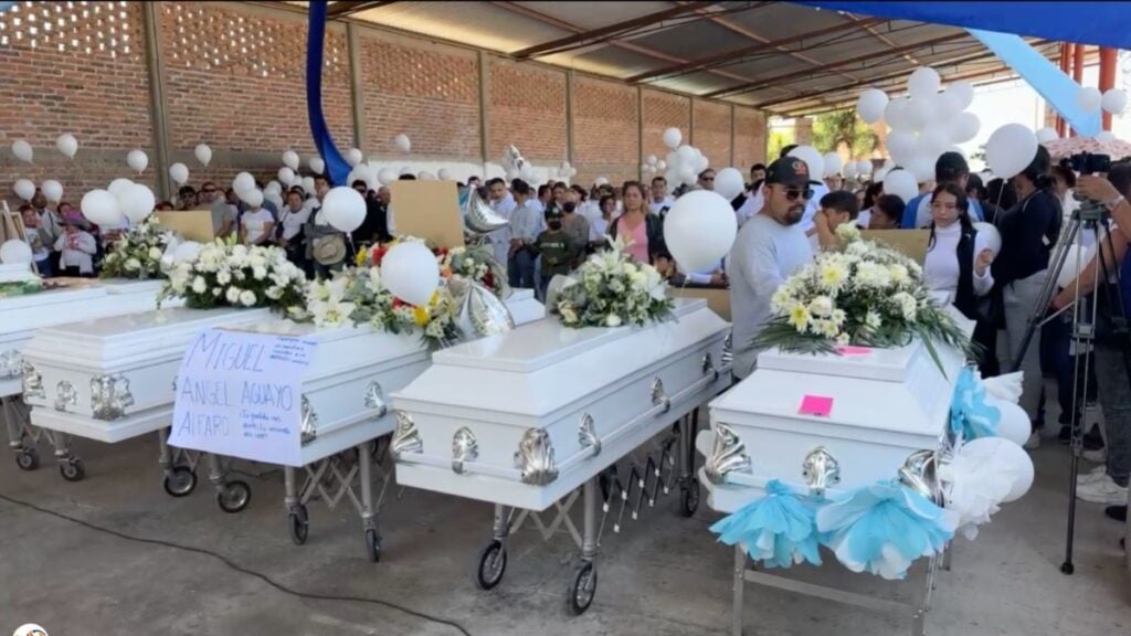 Misa en Salamanca: Despiden a jóvenes asesinados en masacre