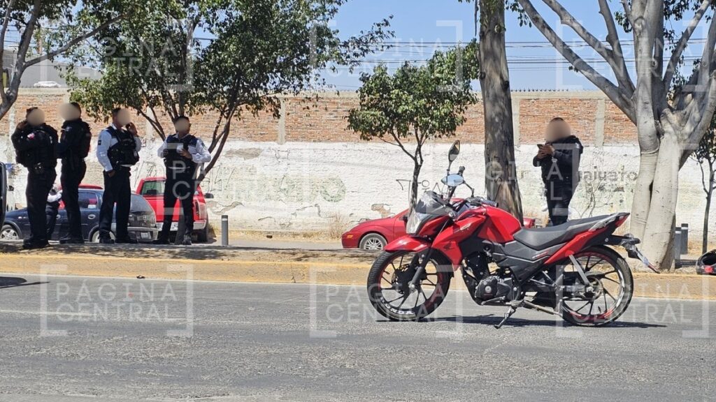 Motociclista baleado cae al derrapar en bulevar Torres Landa