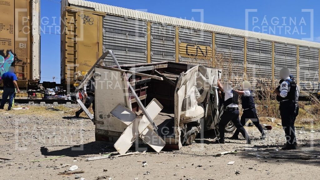 Accidente con tren en Valle de San José deja a conductor grave