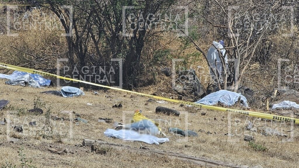 Familiares de estudiantes de la UG llegan a reconocer los cuerpos