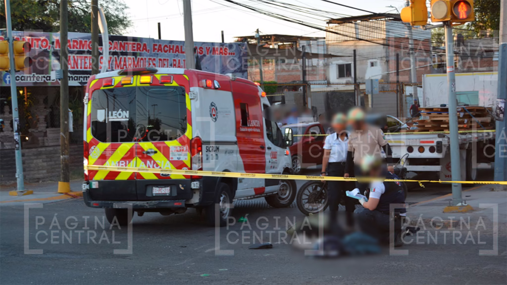 Colonia Oriental: Muere motociclista tras chocar contra camioneta de carga