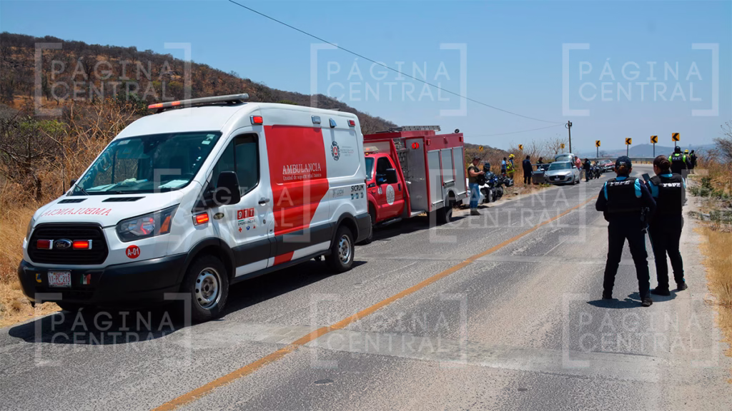 Vuelcan en la León-San Felipe: Se accidentan dos mujeres