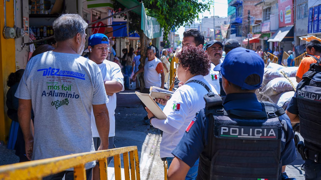 Avenida Miguel Alemán luce más limpia, segura y ordenada