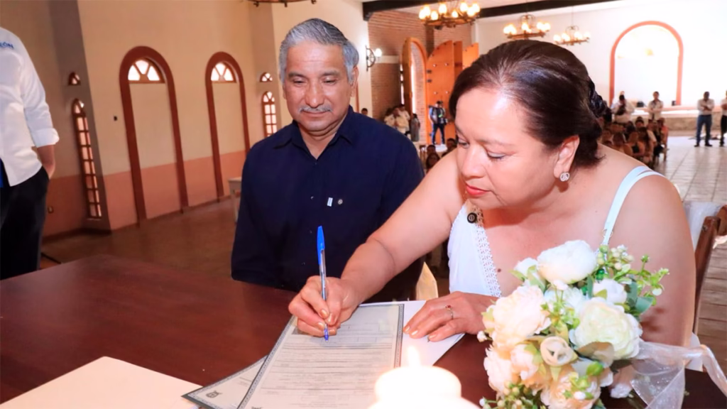 DIF León impulsa bodas colectivas y reimpresiones de actas