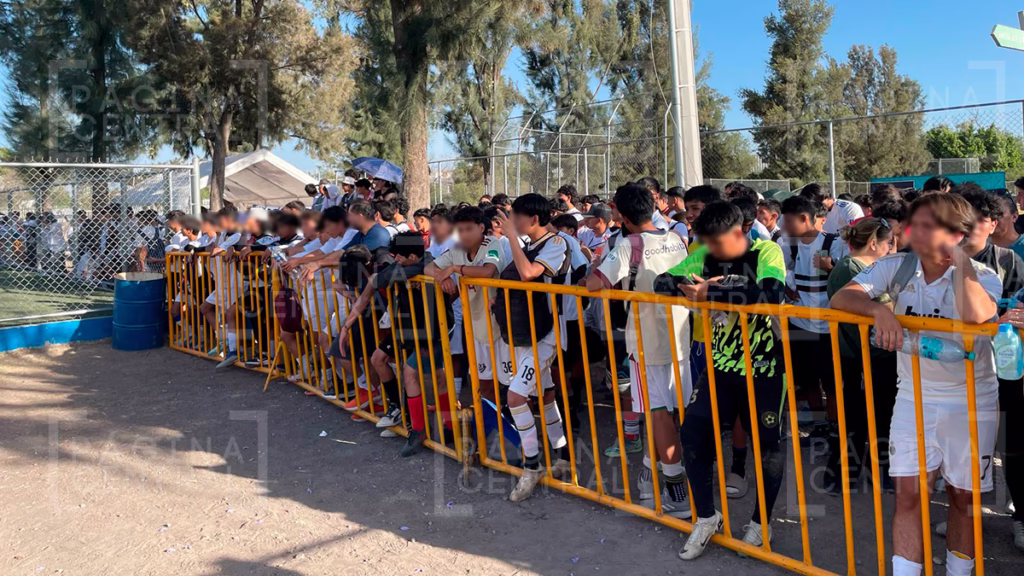 Club León reúne a más de 6000 jóvenes en visoría